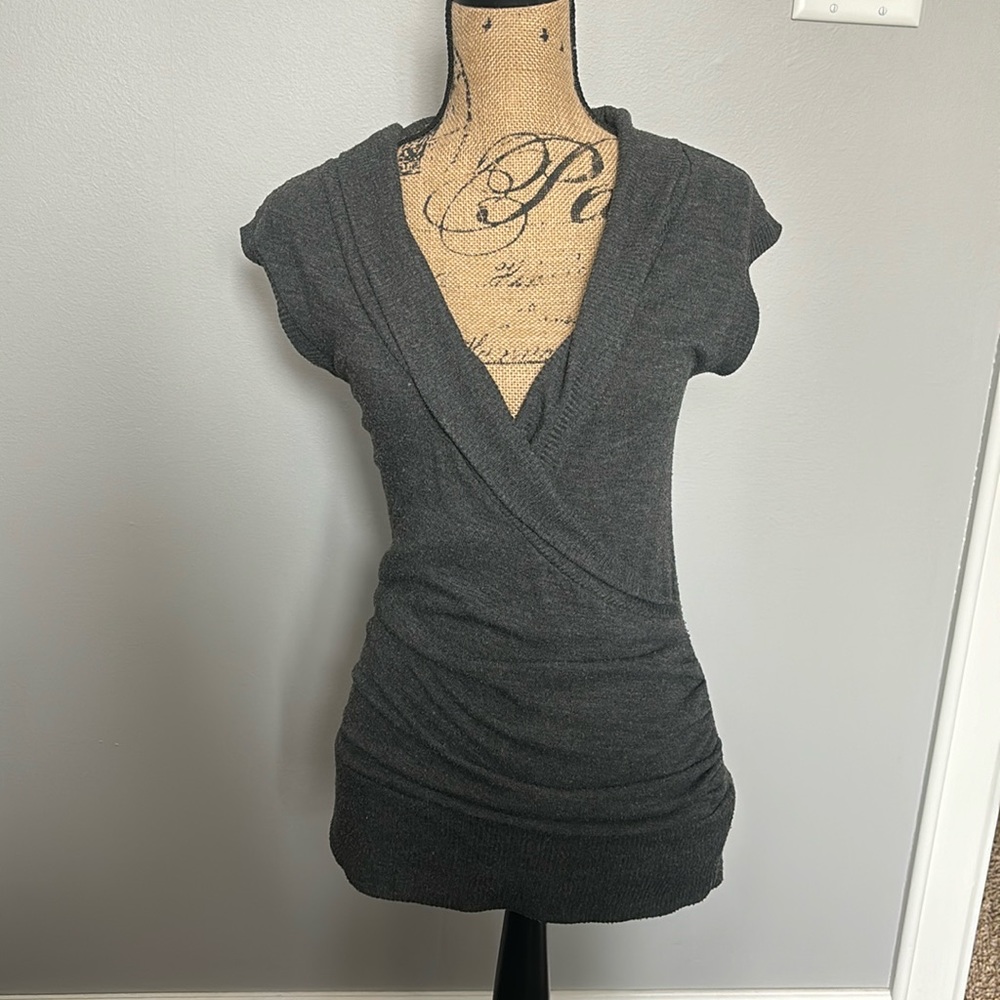 Short sleeve sweater
